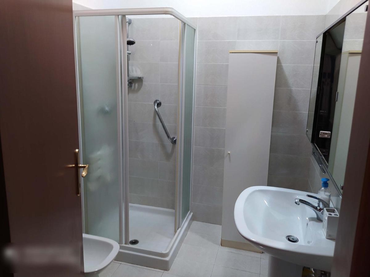 Отель Stanza Con Bagno Ed Accesso Privati Триест Экстерьер фото